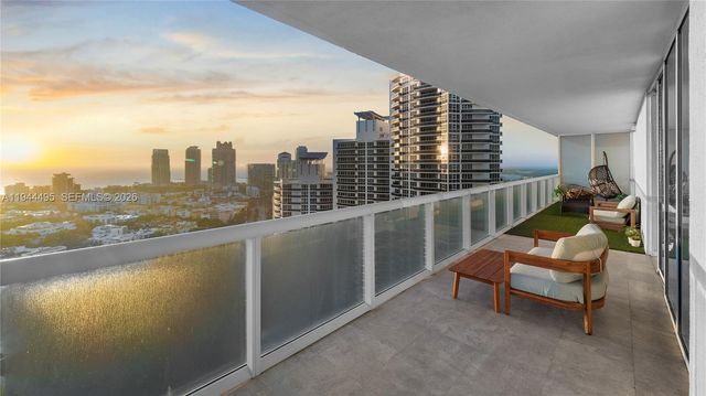 450 Alton Rd 2810, Miami Beach, FL 33139