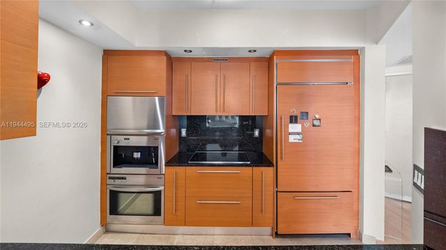 450 Alton Rd 2810, Miami Beach, FL 33139