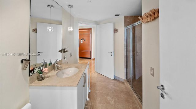 450 Alton Rd 2810, Miami Beach, FL 33139