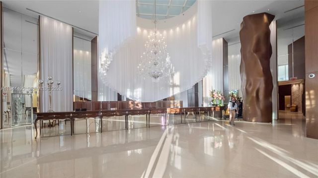 450 Alton Rd 2810, Miami Beach, FL 33139