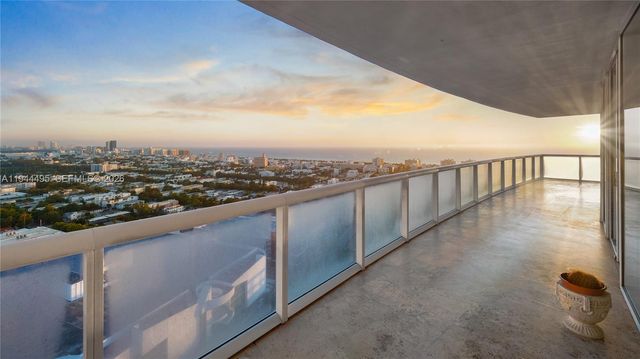 450 Alton Rd 2810, Miami Beach, FL 33139