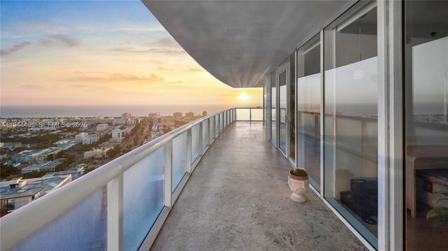 450 Alton Rd 2810, Miami Beach, FL 33139