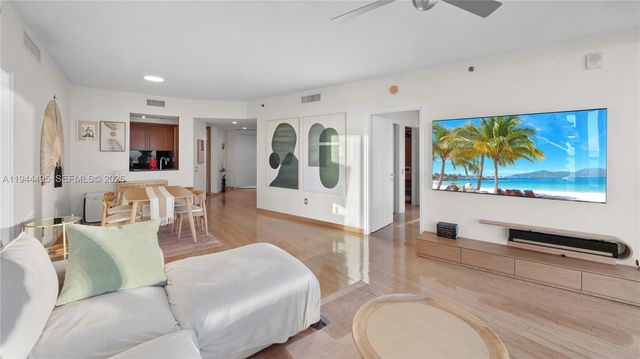 450 Alton Rd 2810, Miami Beach, FL 33139