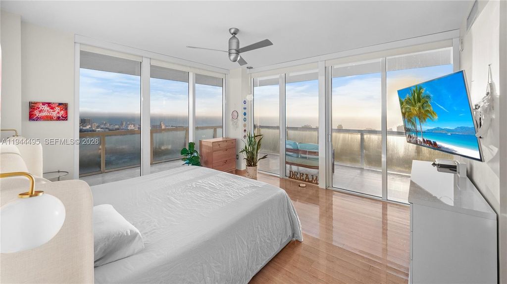 450 Alton Rd 2810, Miami Beach, FL 33139