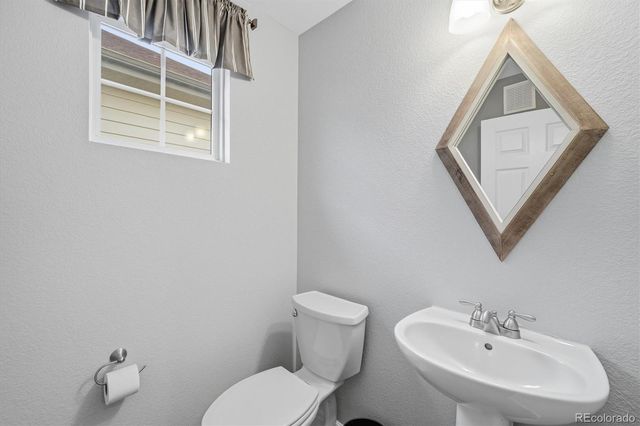 22353 E Heritage Parkway, Aurora, CO 80016