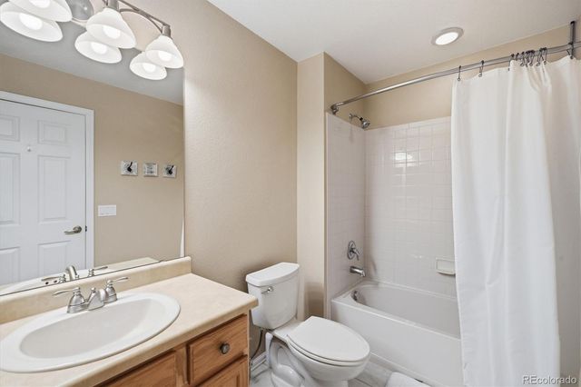 22353 E Heritage Parkway, Aurora, CO 80016