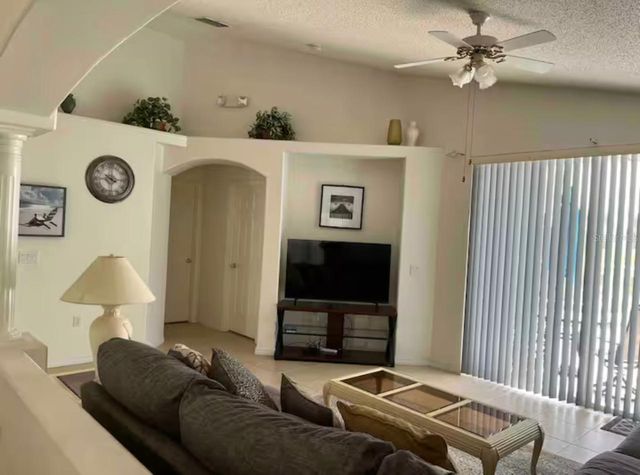 622 EAGLE POINTE S, Kissimmee, FL 34746