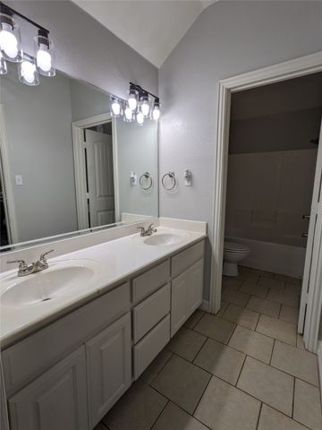 302 S Cedar Ridge Circle, Robinson, TX 76706