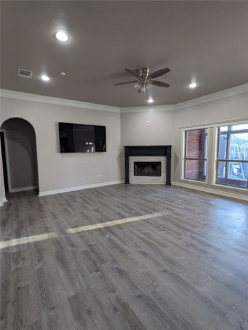 302 S Cedar Ridge Circle, Robinson, TX 76706