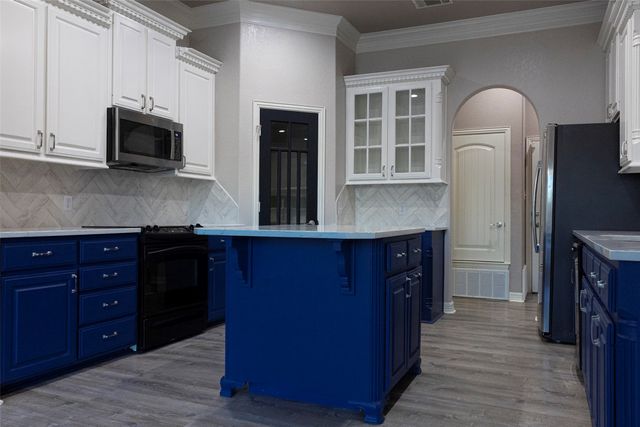 302 S Cedar Ridge Circle, Robinson, TX 76706