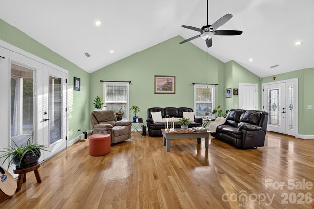 100 Rivercliff Drive, Hudson, NC 28638