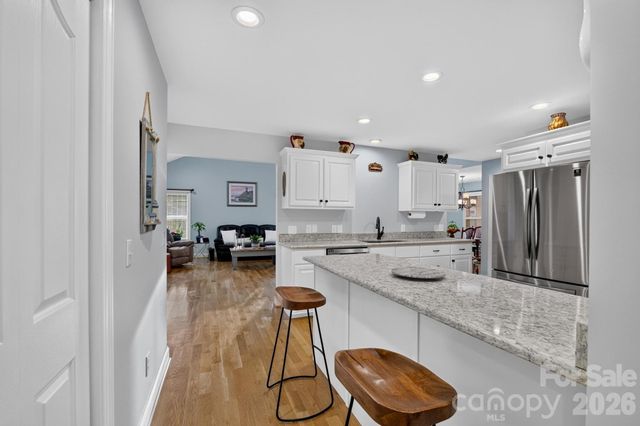 100 Rivercliff Drive, Hudson, NC 28638