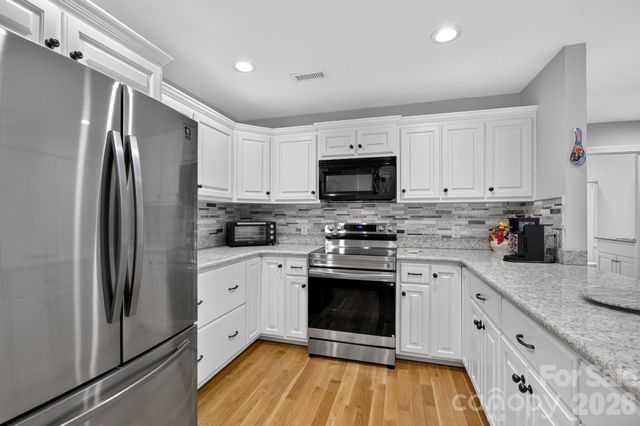 100 Rivercliff Drive, Hudson, NC 28638