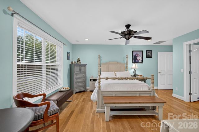 100 Rivercliff Drive, Hudson, NC 28638