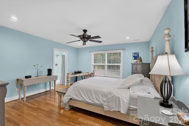 100 Rivercliff Drive, Hudson, NC 28638