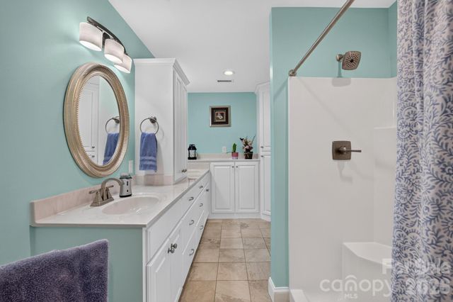 100 Rivercliff Drive, Hudson, NC 28638
