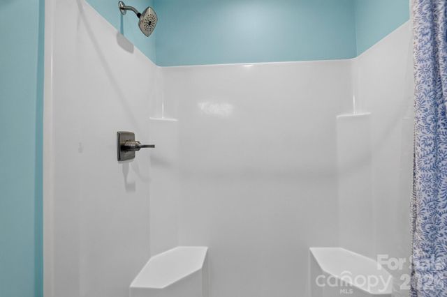 100 Rivercliff Drive, Hudson, NC 28638