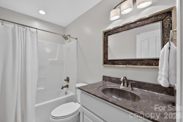 100 Rivercliff Drive, Hudson, NC 28638