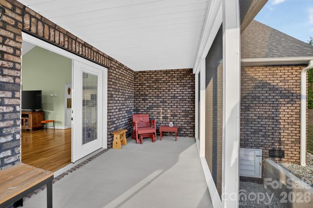 100 Rivercliff Drive, Hudson, NC 28638