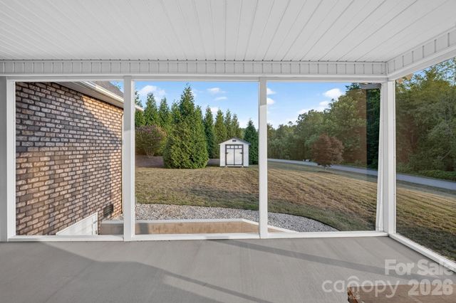 100 Rivercliff Drive, Hudson, NC 28638