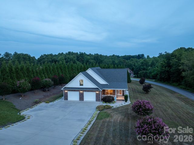100 Rivercliff Drive, Hudson, NC 28638
