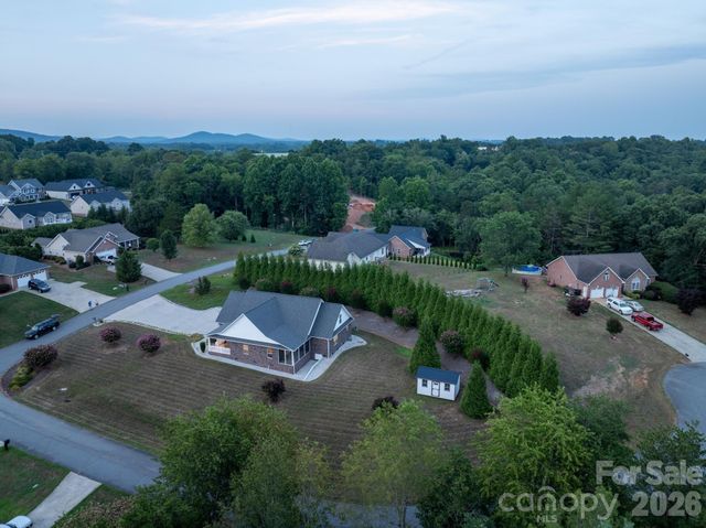 100 Rivercliff Drive, Hudson, NC 28638
