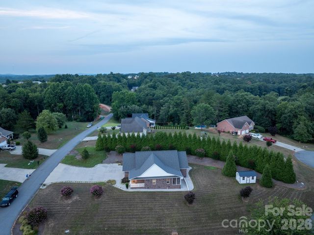 100 Rivercliff Drive, Hudson, NC 28638