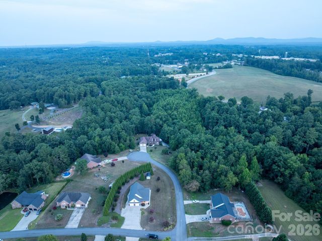 100 Rivercliff Drive, Hudson, NC 28638