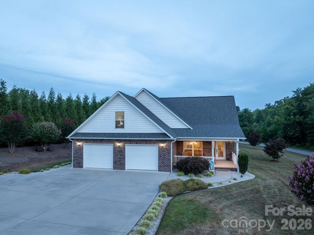 100 Rivercliff Drive, Hudson, NC 28638