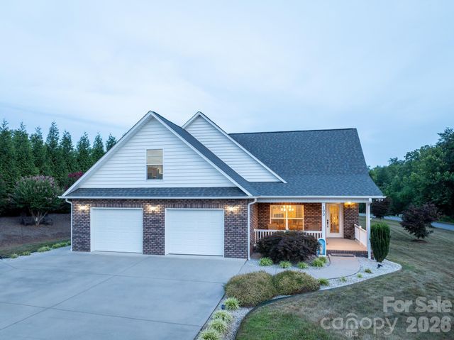 100 Rivercliff Drive, Hudson, NC 28638