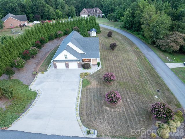 100 Rivercliff Drive, Hudson, NC 28638