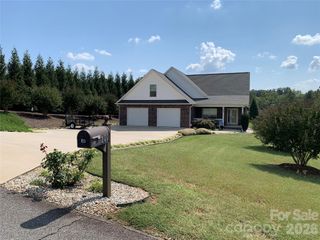 100 Rivercliff Drive, Hudson, NC 28638