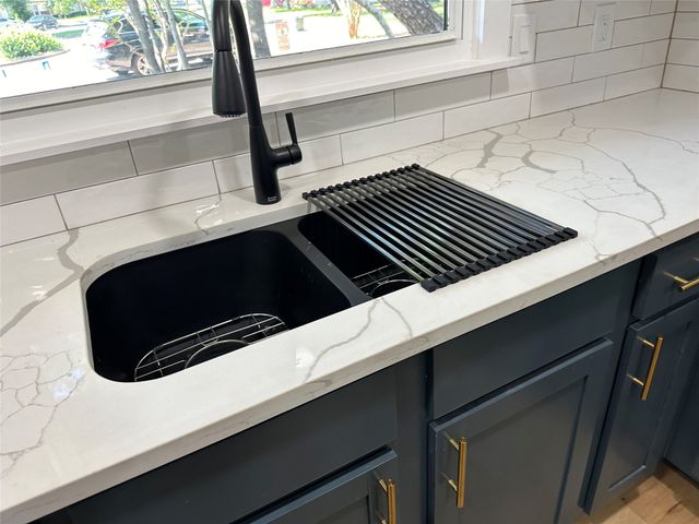 149 Parkwood Avenue, Arlington, TX 76013