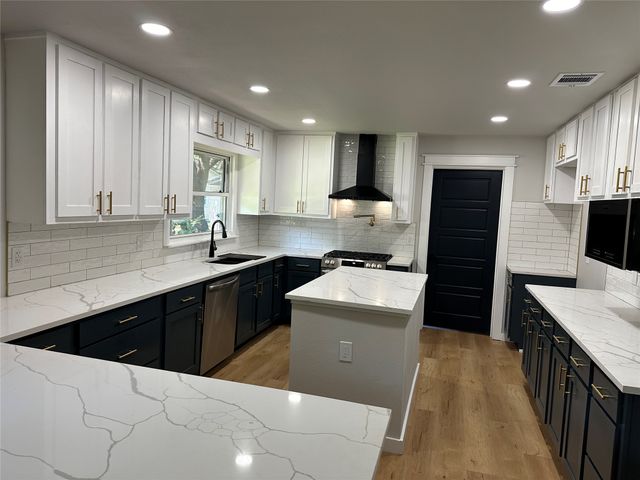 149 Parkwood Avenue, Arlington, TX 76013