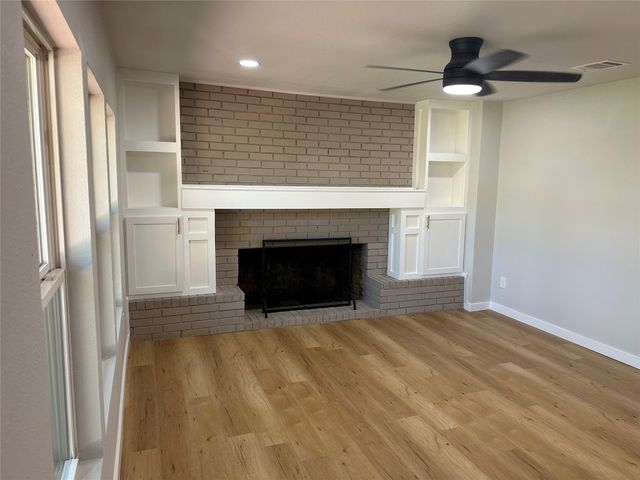 149 Parkwood Avenue, Arlington, TX 76013