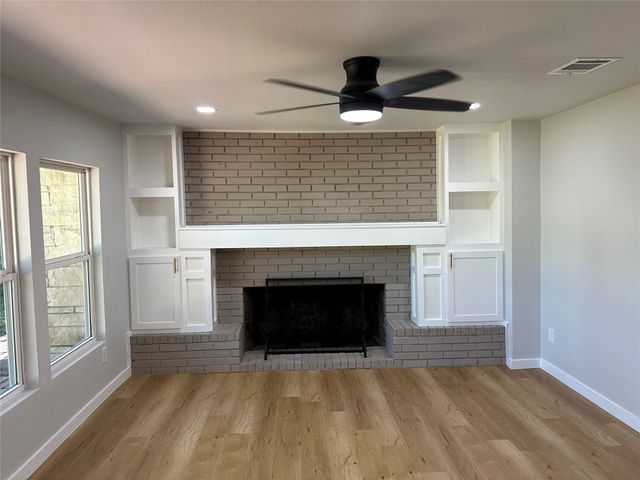 149 Parkwood Avenue, Arlington, TX 76013