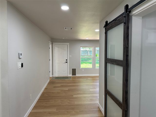 149 Parkwood Avenue, Arlington, TX 76013