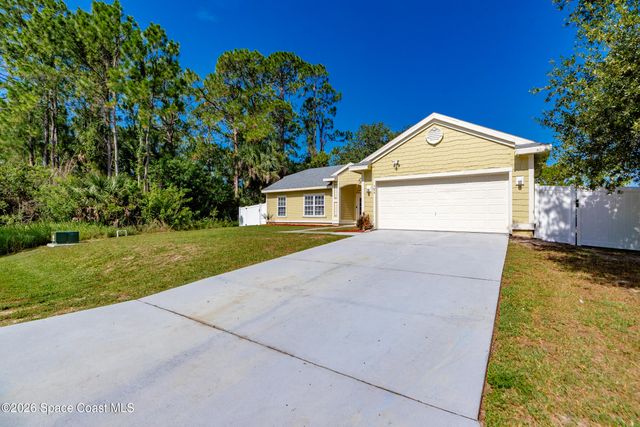 586 Sea Fury Avenue SW, Palm Bay, FL 32908