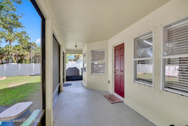 586 Sea Fury Avenue SW, Palm Bay, FL 32908