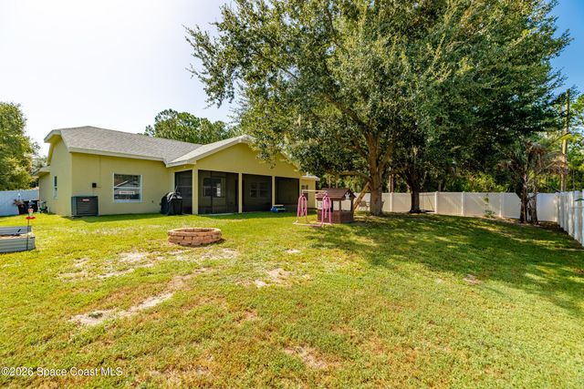 586 Sea Fury Avenue SW, Palm Bay, FL 32908