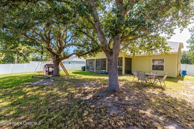586 Sea Fury Avenue SW, Palm Bay, FL 32908