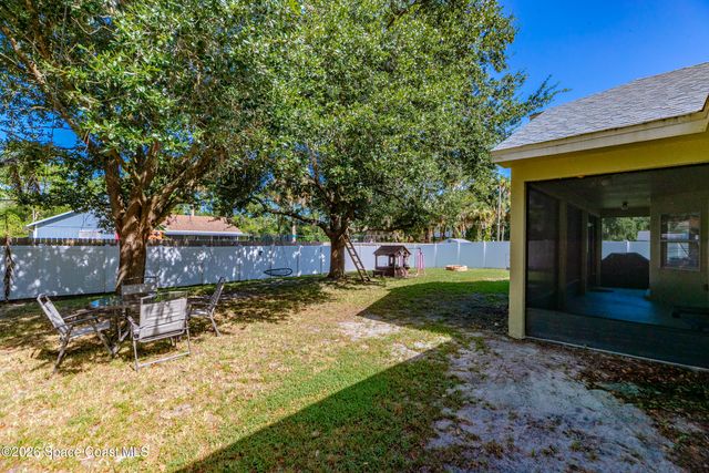 586 Sea Fury Avenue SW, Palm Bay, FL 32908