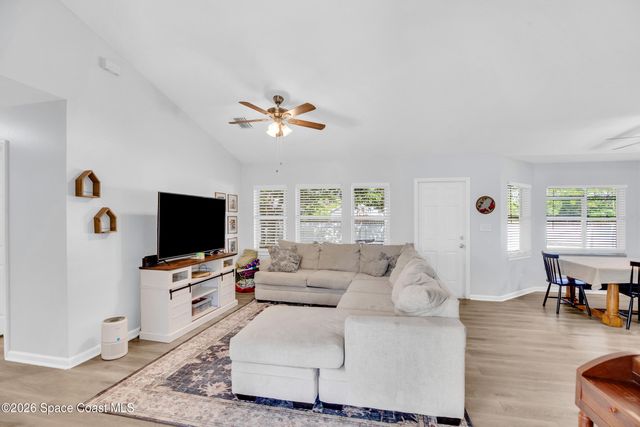 586 Sea Fury Avenue SW, Palm Bay, FL 32908