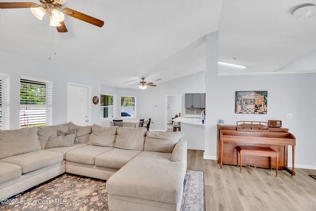 586 Sea Fury Avenue SW, Palm Bay, FL 32908