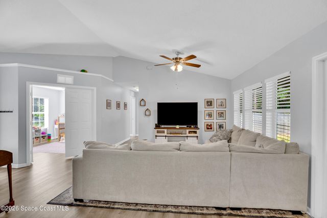 586 Sea Fury Avenue SW, Palm Bay, FL 32908