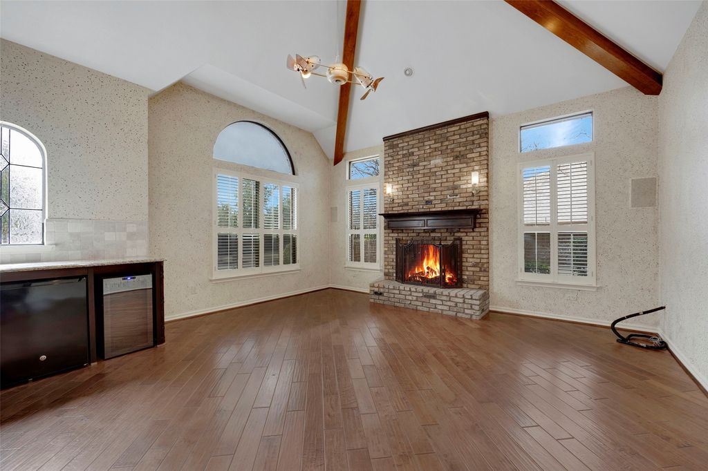 property-img