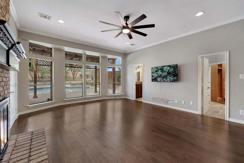property-img