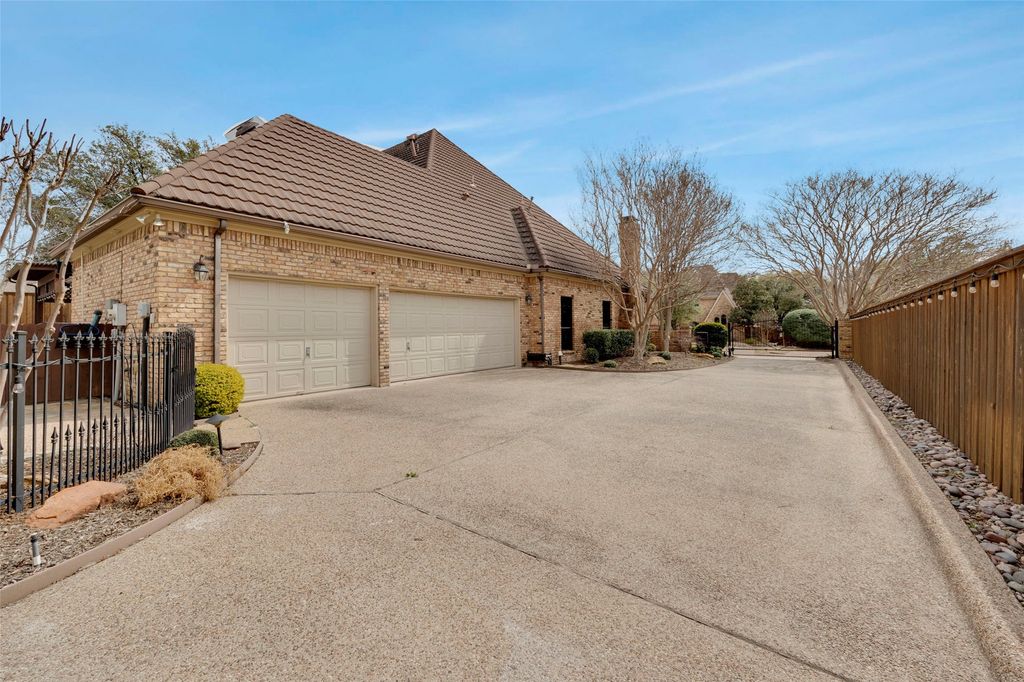 property-img