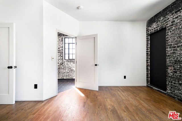 3020 W Sunset Boulevard, Los Angeles, CA 90026