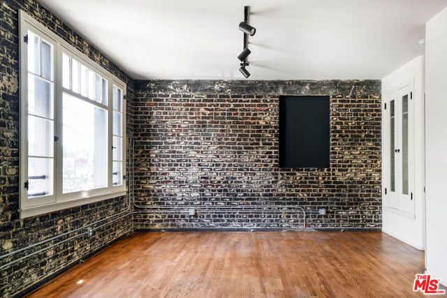 3020 W Sunset Boulevard, Los Angeles, CA 90026